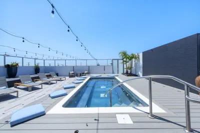 Photo 2 - Shade Hotel