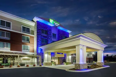 Photo 2 - Holiday Inn Express & Suites Lexington Park-California by IHG