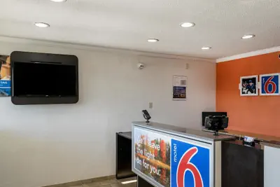Photo 3 - Motel 6 Florence, KY - Cincinnati Airport