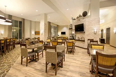 Photo 5 - Hampton Inn & Suites Minneapolis / Downtown