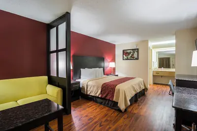 Photo 2 - Red Roof Inn & Suites Scottsboro
