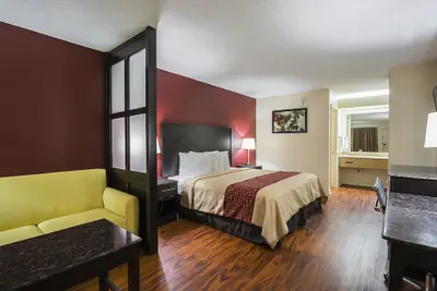 Photo 2 - Red Roof Inn & Suites Scottsboro