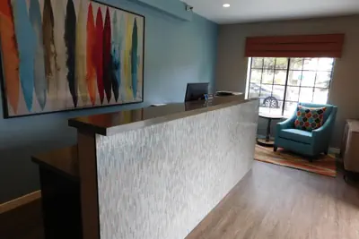 Photo 5 - Wave Street Inn
