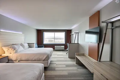 Photo 5 - Holiday Inn Express & Suites Fond Du Lac by IHG