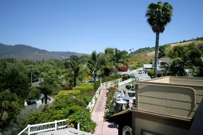 Photo 2 - Malibu Country Inn