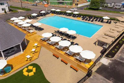 Photo 2 - Driftaway Hotel and Pool
