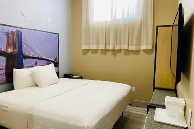 Photo 5 - Rodeway Inn Near JFK Airport