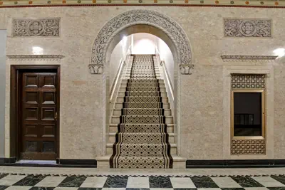 Photo 2 - Hampton Inn & Suites Cincinnati-Downtown