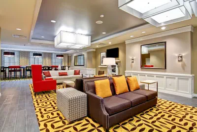 Photo 5 - Hampton Inn & Suites Cincinnati-Downtown