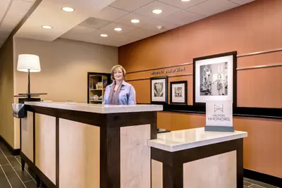 Photo 4 - Hampton Inn Poplar Bluff