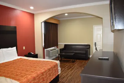 Photo 4 - Platinum Inn Katy