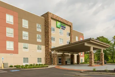 Photo 2 - Holiday Inn Express & Suites Jamestown by IHG