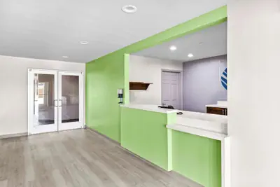 Photo 3 - Woodspring Suites South Houston Hobby