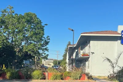 Photo 2 - Solano Inn