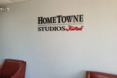 Photo 4 - HomeTowne Studios by Red Roof Prattville