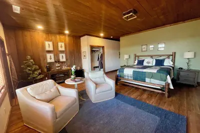 Photo 5 - The Dogwood Inn