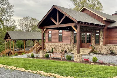 Photo 2 - The Dogwood Inn