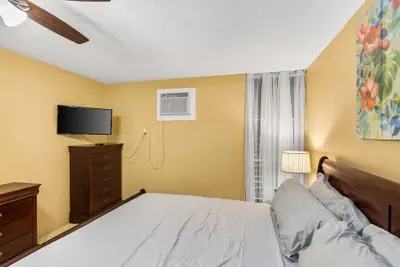 Photo 4 - A Getaway To A Getaway 1 Bedroom Condo by RedAwning
