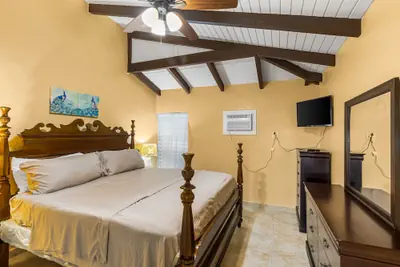 Photo 4 - A Getaway From Your Getaway 1 Bedroom Condo by RedAwning