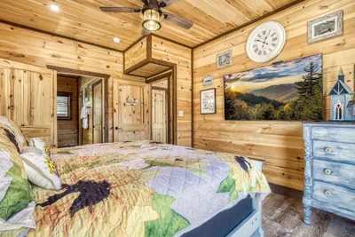 Photo 5 - Ern862 - Meme's Hunt'n Camp 3 Bedroom Cabin by RedAwning
