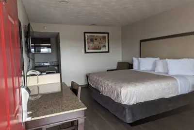 Photo 3 - Budget Inn
