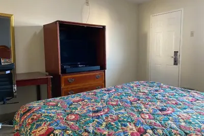 Photo 3 - Relax Inn-Plaquemine