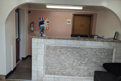 Photo 2 - Portland Value Inn