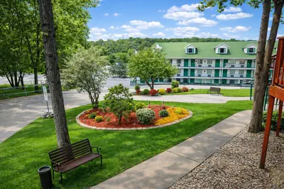 Photo 2 - King Resort