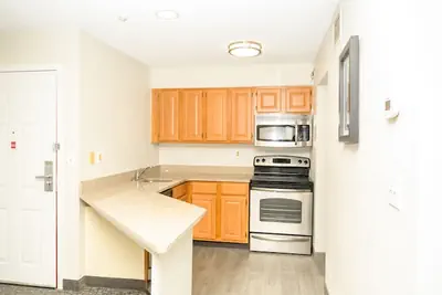 Photo 4 - Philadelphia Suites-Extended Stay