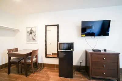 Photo 4 - SIGNAL HILL MOTEL