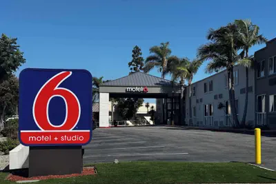Photo 2 - Studio 6 Carson, CA