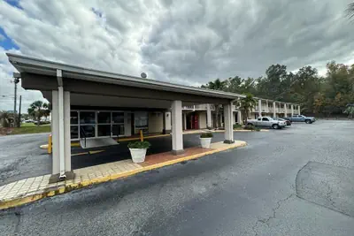 Photo 2 - Heritage Inn Milledgeville GA