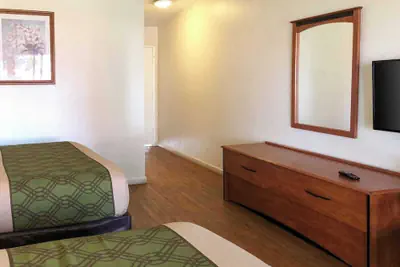 Photo 5 - Garden Inn & Suites Oakland Airport