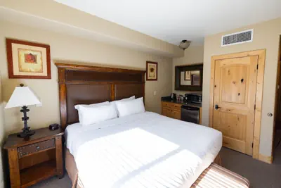 Photo 4 - Silverado Lodge - 1 BR Suite, King Bed & Pool View by RedAwning