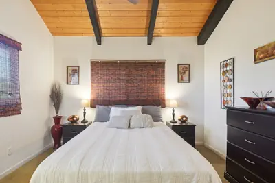 Photo 5 - Charming Pu'ukala Sunset - Near Hiking And Golf 1 Bedroom Home by RedAwning