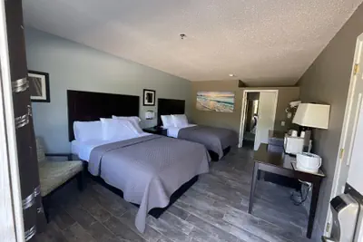 Photo 5 - Sunset Inn