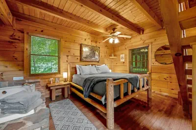 Photo 5 - Sunrise Woods Retreat