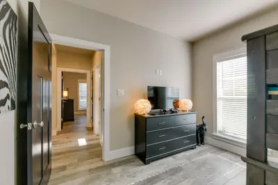 Photo 3 - Centrally Located Stunning 3BR 2BA Near Downtown