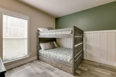 Photo 5 - Centrally Located Stunning 3BR 2BA Near Downtown