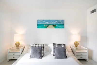 Photo 5 - Wonderful Ocean Reserve Miami Condos