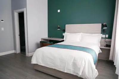 Photo 4 - Starlight Hotel