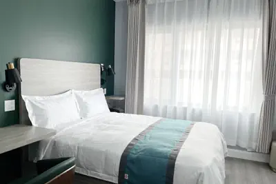 Photo 2 - Starlight Hotel