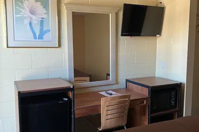 Photo 4 - Executive Inn & Suites Near Lackland AFB
