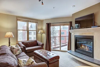 Photo 2 - 8231 Silver Mill 2 Bedroom Condo by RedAwning