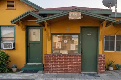 Photo 3 - Oak Motel Modesto CA