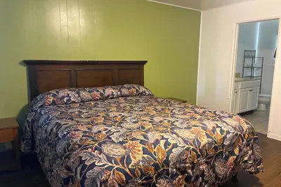 Photo 5 - Oak Motel Modesto CA
