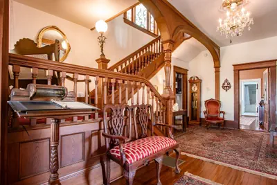 Photo 5 - The Oaks Victorian Inn