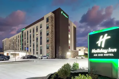 Photo 2 - Holiday Inn Nashville Airport by IHG