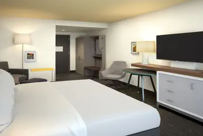 Photo 4 - Holiday Inn Nashville Airport by IHG