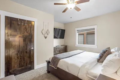 Photo 3 - The Yellowstone Hideaway Unit B